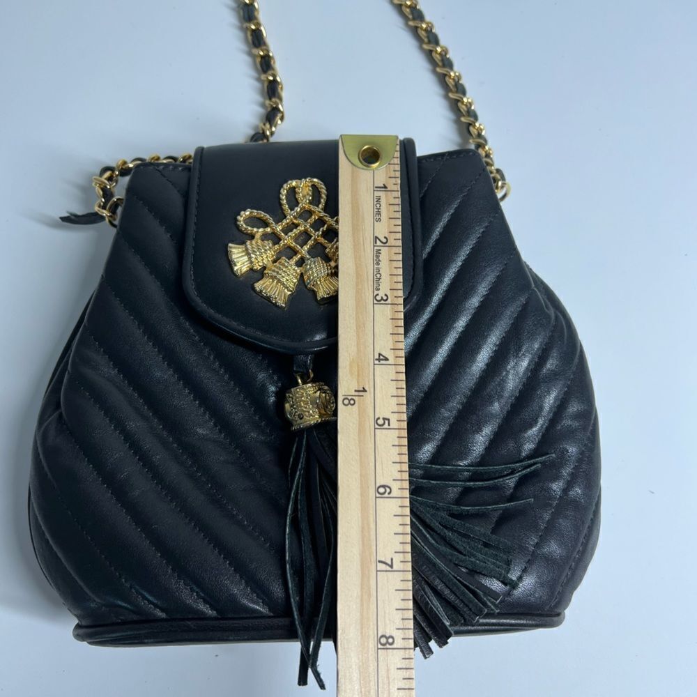 Crossbody bag black/ gold magnetic fastening chains - Picture 3 of 16